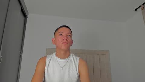 Snapshot of iamjulian_ chatting on February 2026 10:43:01 AM Juliiiiian online show from February 2026 10:43:01 AM