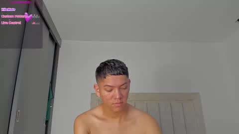 Snapshot of iamjulian_ chatting on February 2026 11:02:01 AM Juliiiiian online show from February 2026 11:02:01 AM