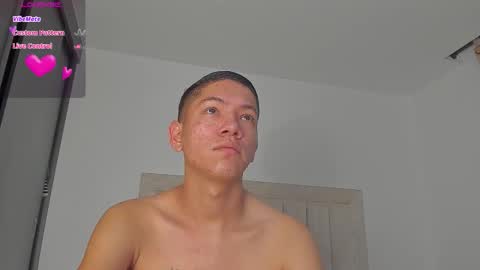 Snapshot of iamjulian_ chatting on February 2026 09:04:02 AM Juliiiiian online show from February 2026 09:04:02 AM