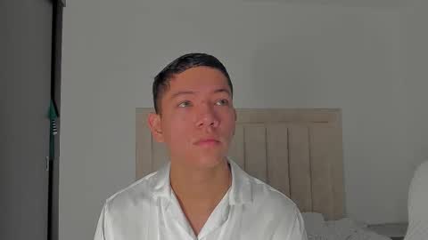 Snapshot of iamjulian_ chatting on February 2026 11:07:01 AM Juliiiiian online show from February 2026 11:07:01 AM