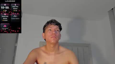 Snapshot of iamjulian_ chatting on June 2026 11:08:02 AM Juliiiiian online show from June 2026 11:08:02 AM