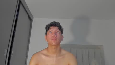 Snapshot of iamjulian_ chatting on July 2026 11:14:01 AM Juliiiiian online show from July 2026 11:14:01 AM
