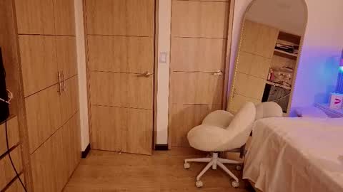 Snapshot of iamnyxy_ chatting on February 2026 11:06:02 AM Nyxy online show from February 2026 11:06:02 AM