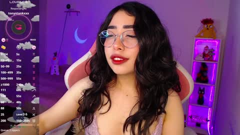 Snapshot of iamveroo chatting on December 2024 03:24:01 AM Veronica NDEPENT MODEL online show from December 2024 03:24:01 AM