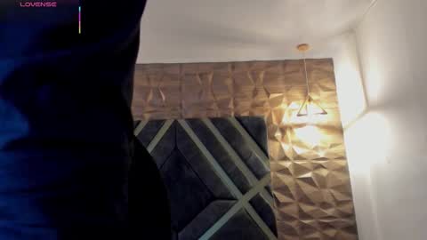 IAN CASTILLO online show from March 2026 11:10:01 AM