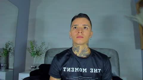 Snapshot of ian_castillo_ chatting on July 2026 11:14:01 AM IAN CASTILLO online show from July 2026 11:14:01 AM