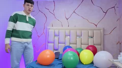 Ian  online show from March 2026 09:19:02 PM