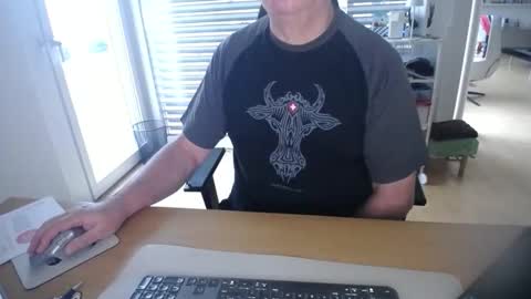 Snapshot of iandy12 chatting on October 2025 06:11:01 AM iandy12 online show from October 2025 06:11:01 AM