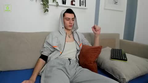 Snapshot of iann_martinez chatting on January 2026 06:19:01 AM Ian Martinez online show from January 2026 06:19:01 AM