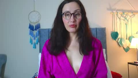 Iberian Moon online show from November 2025 05:57:02 PM