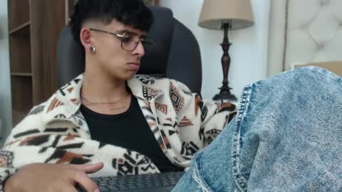 ibratxandy online show from March 2026 07:15:02 PM