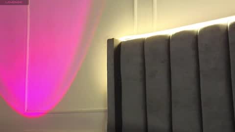 Crystall online show from November 2025 11:32:02 AM