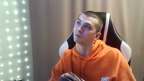 Snapshot of ice_raf chatting on February 2025 06:19:02 PM MAX online show from February 2025 06:19:02 PM
