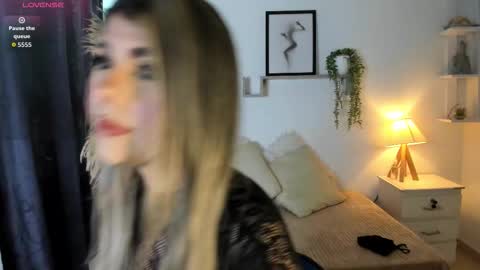 ice_y_abigail online show from November 2025 11:58:01 AM