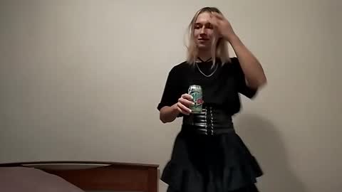 Jade online show from November 2025 05:02:01 PM