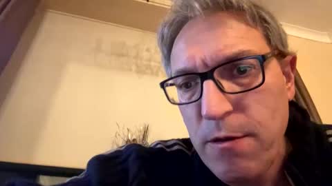 icums4u online show from November 2025 05:04:01 PM