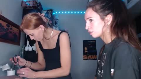 Snapshot of icyduo chatting on March 2025 03:40:02 PM doubletrouble online show from March 2025 03:40:02 PM