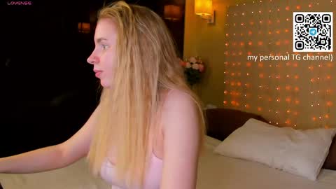 Snapshot of ida_lewiss chatting on April 2026 01:42:02 AM Ida online show from April 2026 01:42:02 AM