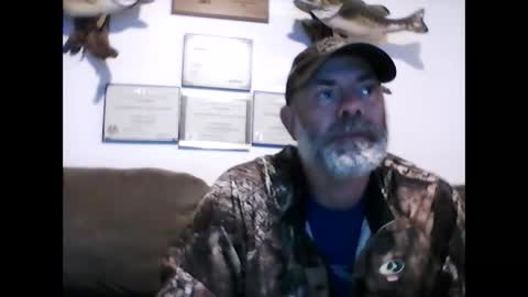 idkwhyidothis348732 online show from December 2024 12:30:01 PM