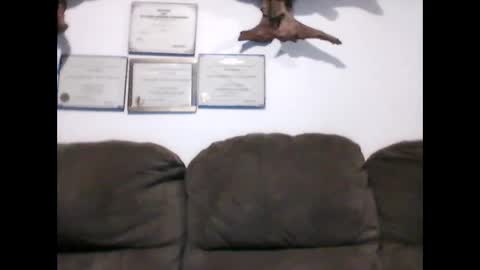 idkwhyidothis348732 online show from February 2025 05:36:02 PM