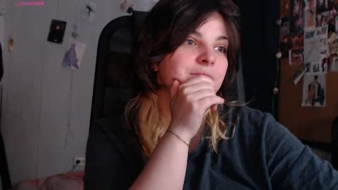 Snapshot of idontknowwhyjojo chatting on June 2026 05:53:02 AM Saya online show from June 2026 05:53:02 AM