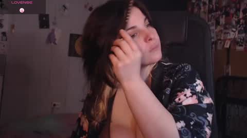 Snapshot of idontknowwhyjojo chatting on July 2026 06:05:01 AM Saya online show from July 2026 06:05:01 AM
