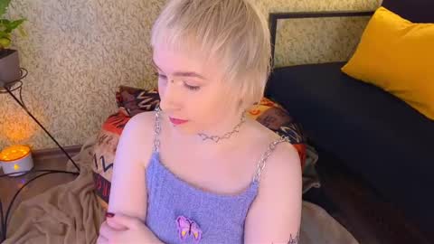 Emmy  help me reach 100 thumbs up online show from March 2025 12:11:02 PM