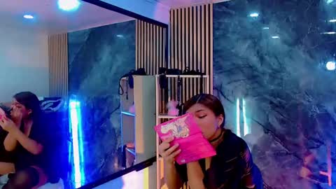 Snapshot of iisalombardi chatting on October 2025 02:36:02 AM iisalombardi online show from October 2025 02:36:02 AM