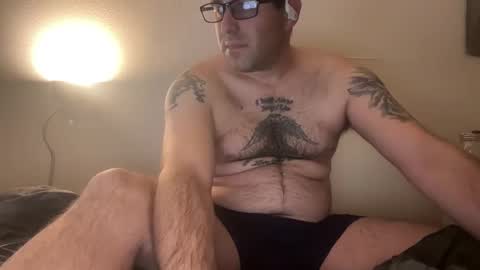 Snapshot of ij1321 chatting on February 2026 02:07:02 AM LonelyDad online show from February 2026 02:07:02 AM