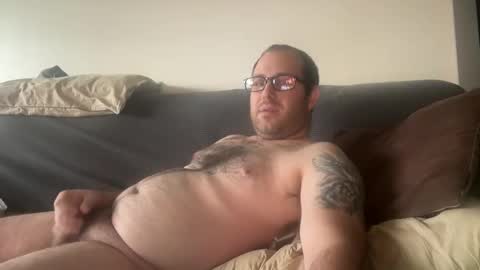 Snapshot of ij1321 chatting on June 2026 12:23:02 AM LonelyDad online show from June 2026 12:23:02 AM