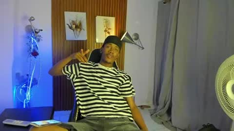 Snapshot of ikaro_blue chatting on July 2026 11:53:02 PM ikaro_blue online show from July 2026 11:53:02 PM