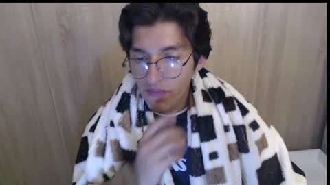 ikyan_nc online show from December 2025 03:47:01 AM