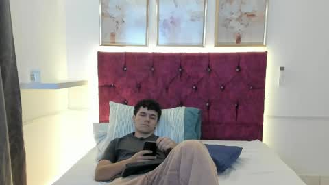 ilia673059 online show from April 2026 12:00:01 AM