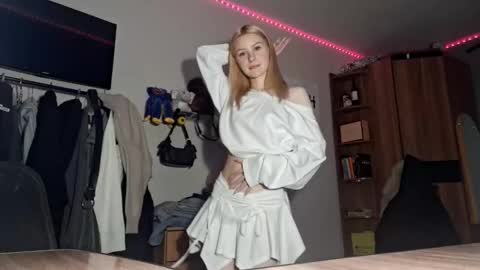 Snapshot of ilianamessersmith chatting on February 2026 06:10:01 AM ShyLuna online show from February 2026 06:10:01 AM