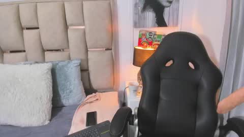 ILY   online show from December 2024 02:31:02 AM