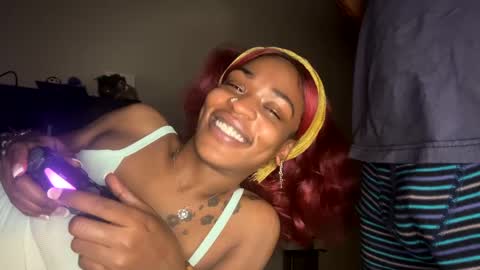 Snapshot of illoqu3nt chatting on January 2025 04:44:02 AM Dre online show from January 2025 04:44:02 AM