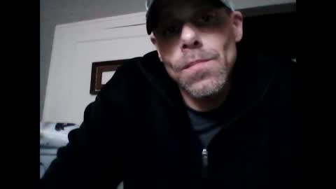 Snapshot of ilovesquirterz1 chatting on January 2025 02:28:01 PM Ilovesquirterz1 online show from January 2025 02:28:01 PM