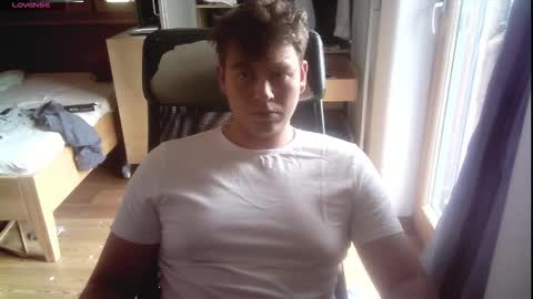 iloveyoutoo2000 online show from October 2025 12:45:01 PM