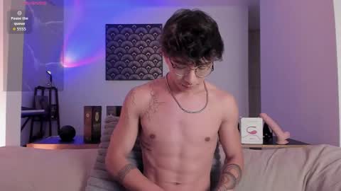 Snapshot of im__thomas chatting on December 2025 02:19:01 AM IM THOMAS online show from December 2025 02:19:01 AM