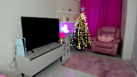 Roxy online show from December 2025 05:52:01 PM