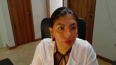 im_anna_ online show from September 2025 08:24:01 PM