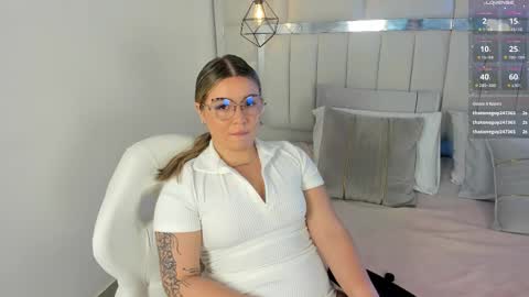 DAHLIA online show from November 2025 08:27:02 PM