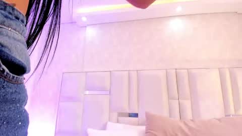 Snapshot of im_isabella1 chatting on May 2026 08:49:02 PM im_isabella1 online show from May 2026 08:49:02 PM