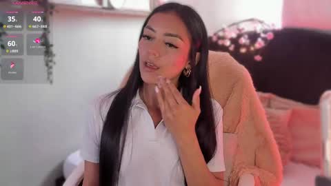 Snapshot of im_isabellaa chatting on May 2026 08:25:02 PM Isa online show from May 2026 08:25:02 PM