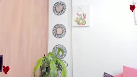 Luna online show from April 2026 09:12:01 PM