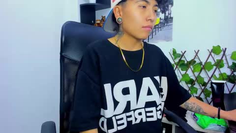 Snapshot of im_mathias chatting on November 2025 05:29:02 AM mathias online show from November 2025 05:29:02 AM