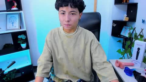 Snapshot of im_mathias chatting on November 2025 02:10:01 AM mathias online show from November 2025 02:10:01 AM