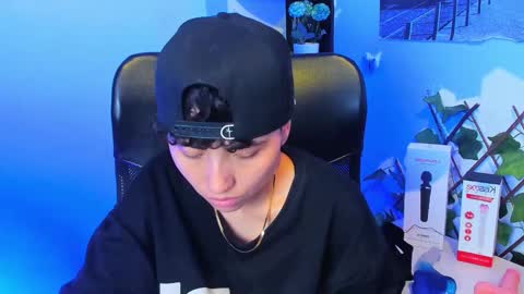 Snapshot of im_mathias chatting on December 2025 03:02:02 AM mathias online show from December 2025 03:02:02 AM