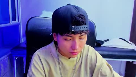 Snapshot of im_mathias chatting on January 2026 03:42:02 AM mathias online show from January 2026 03:42:02 AM