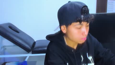 Snapshot of im_mathias chatting on February 2026 03:33:01 AM mathias online show from February 2026 03:33:01 AM